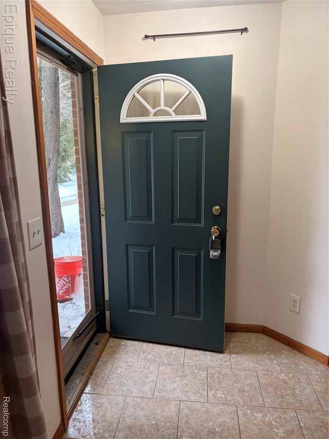 204 Marigold Circle S, Westland city