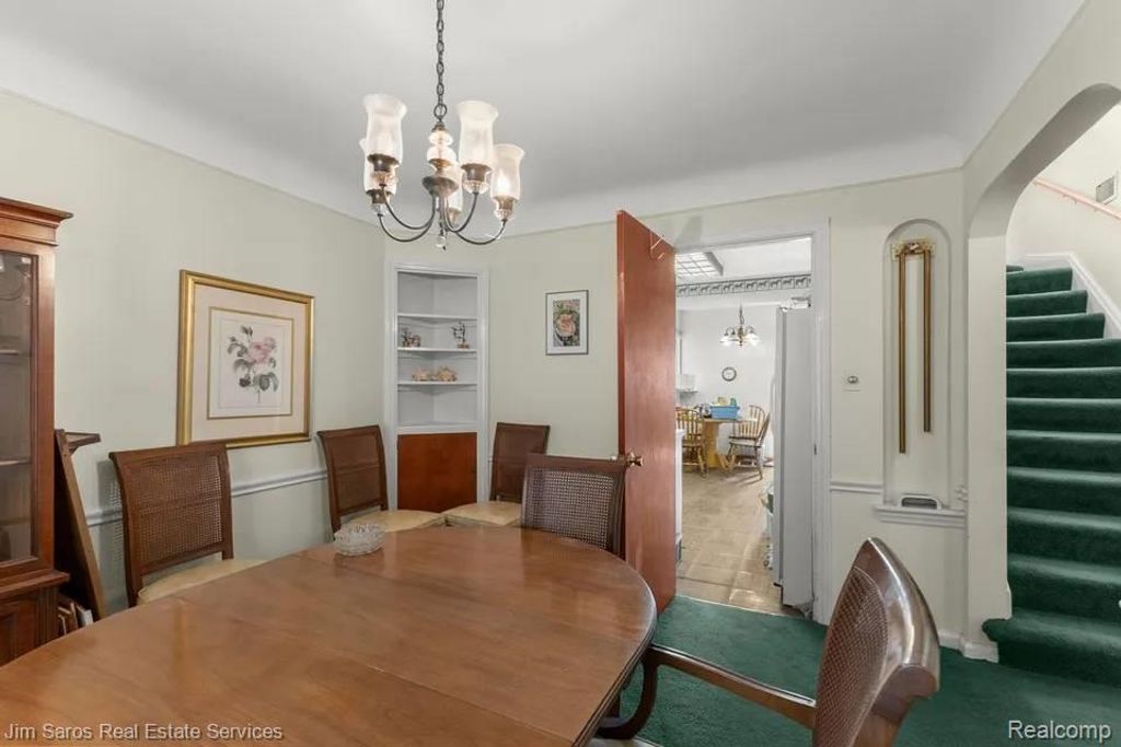 1883 Lochmoor Boulevard, Grosse Pointe Woods city
