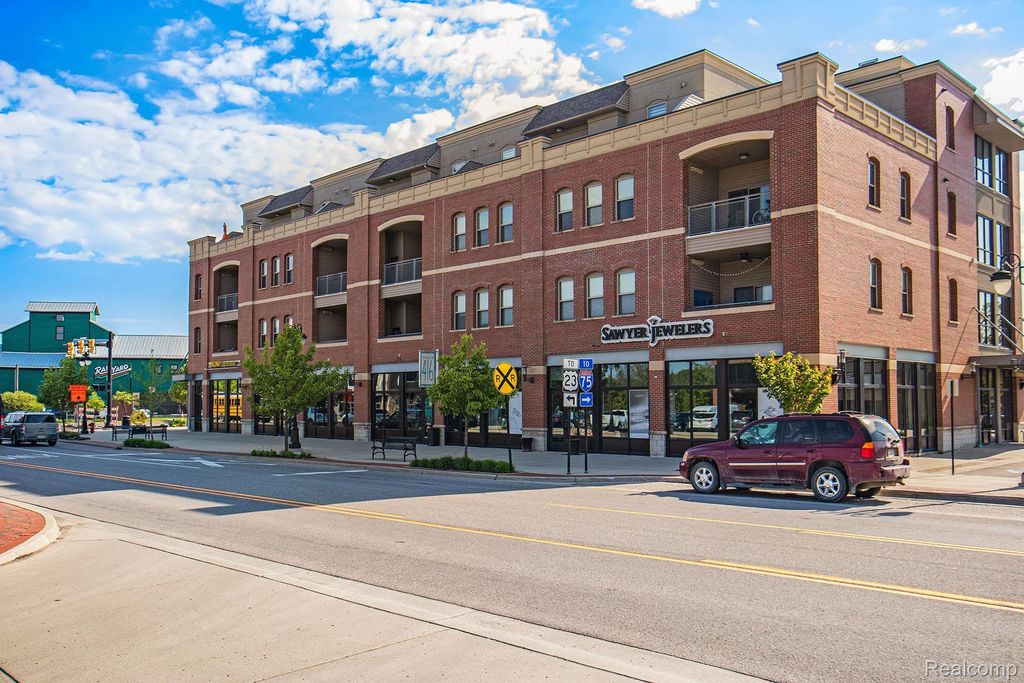 134 N Leroy Street 308, Fenton city