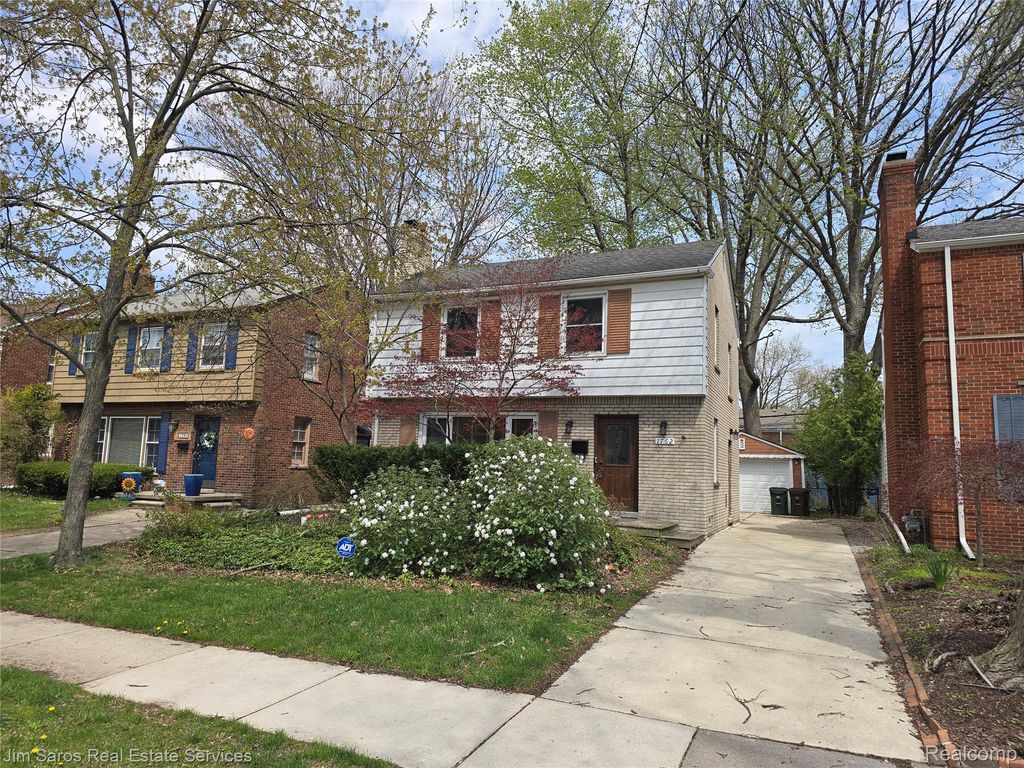 1762 Bournemouth Road, Grosse Pointe Woods