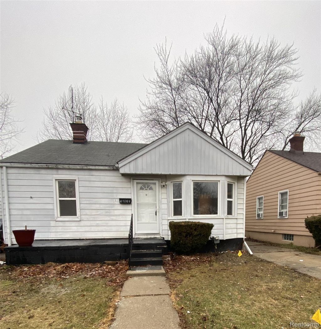 21171 Dexter Boulevard, Warren