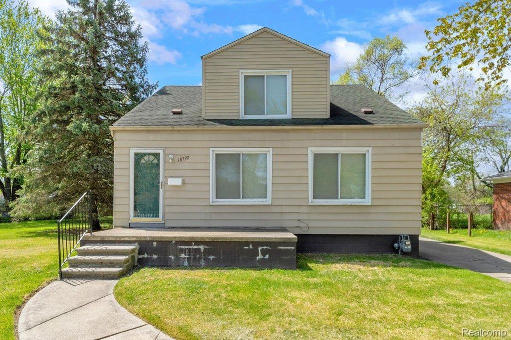 18792 Old Homestead Drive, Harper Woods city