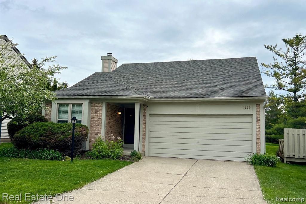 1629 Glenbrooke Court, Rochester Hills city