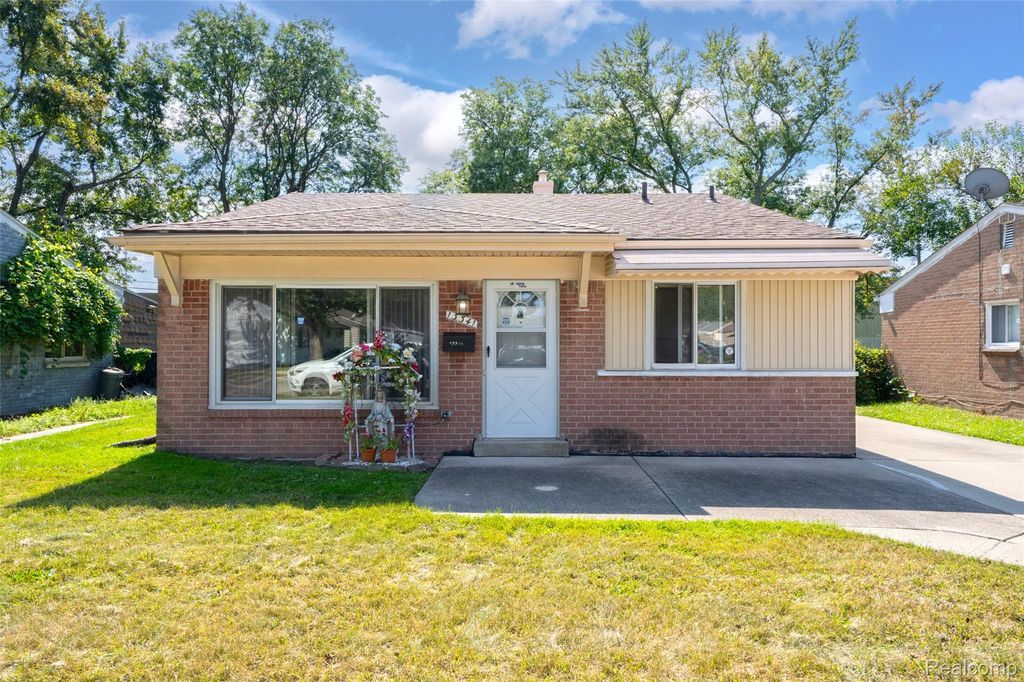 13341 Albany Street, Oak Park city