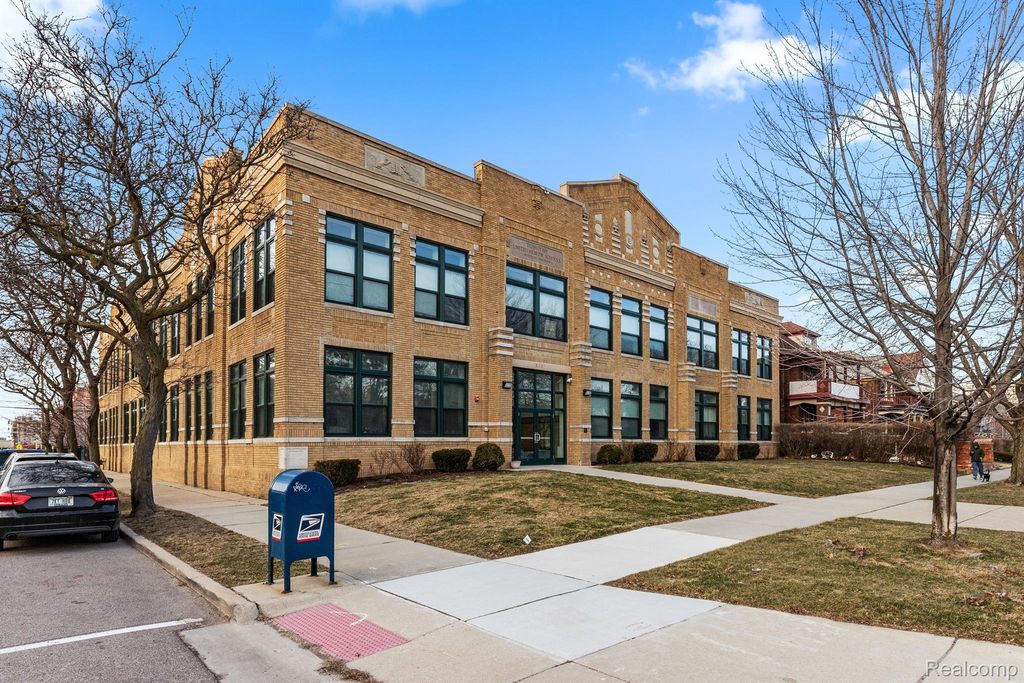 609 E Kirby Street 203, Detroit