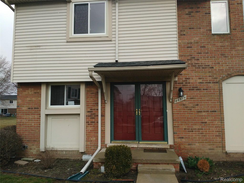 44575 Savery Drive, Canton charter township