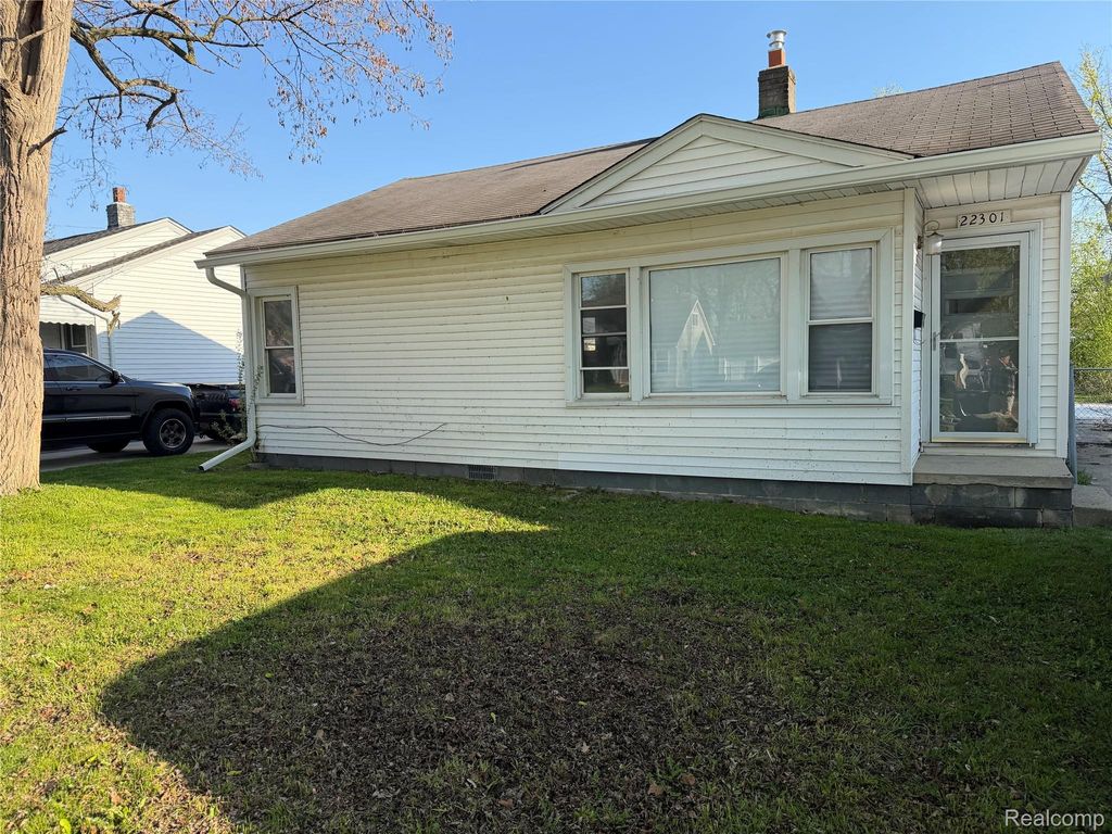 22301 Lange Street, St. Clair Shores city