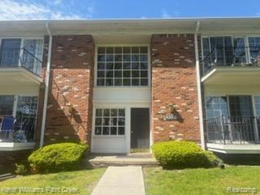 433 Fox Hills Drive S 5, Bloomfield Hills