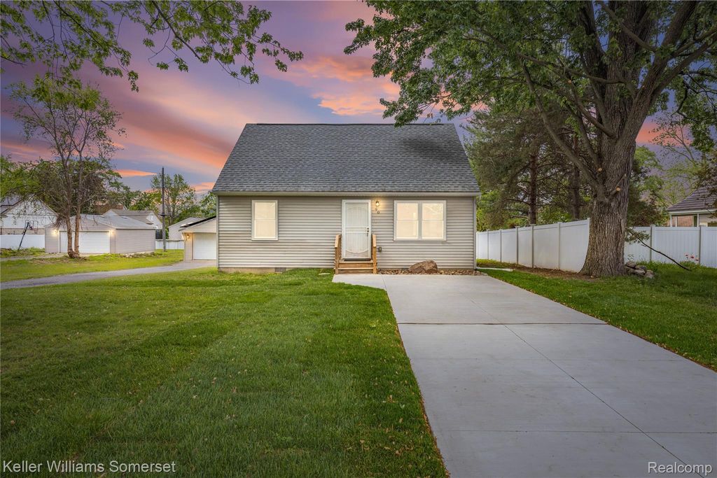 90 Tacoma Drive, Troy city
