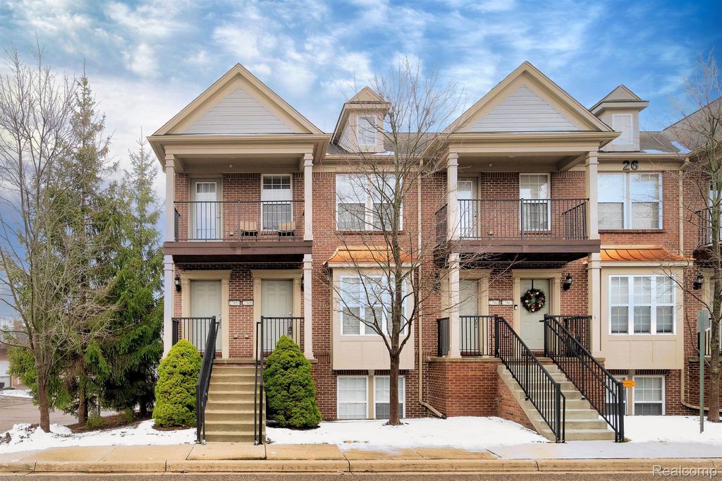 27859 Hopkins Drive, Novi