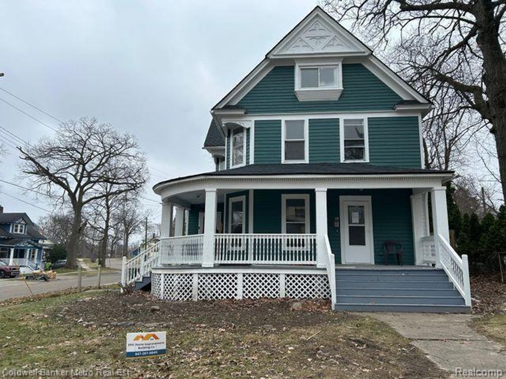 82 Palmer Avenue, Pontiac city