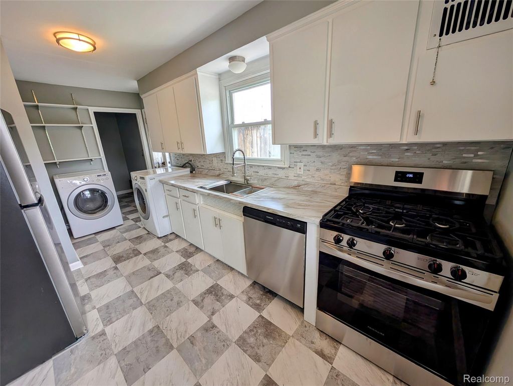 4302 Mandalay Avenue, Royal Oak city