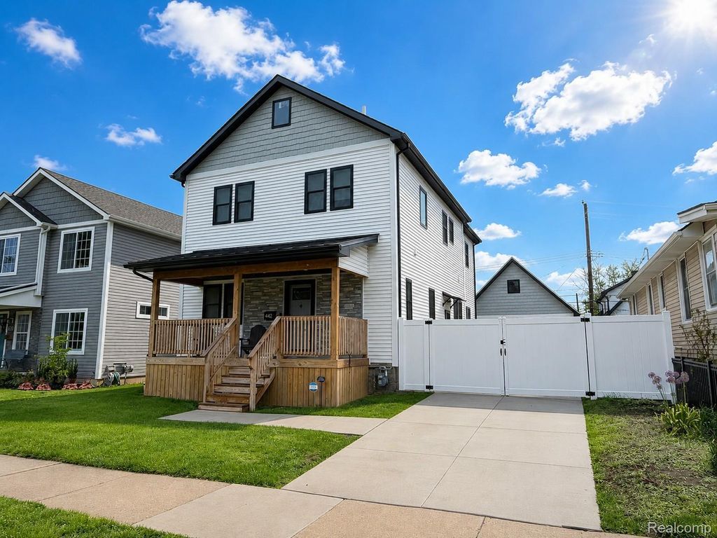 442 Ardmore Drive, Ferndale
