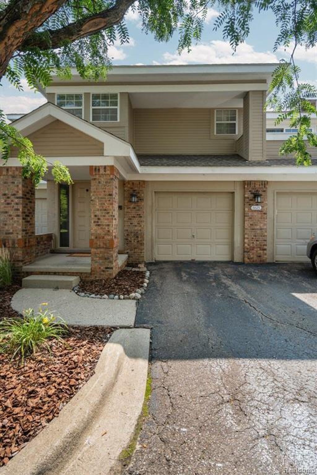 6625 Fireside Court, West Bloomfield