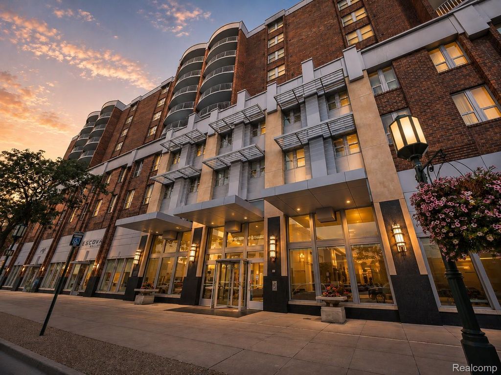 411 S Old Woodward Avenue 714, Birmingham city