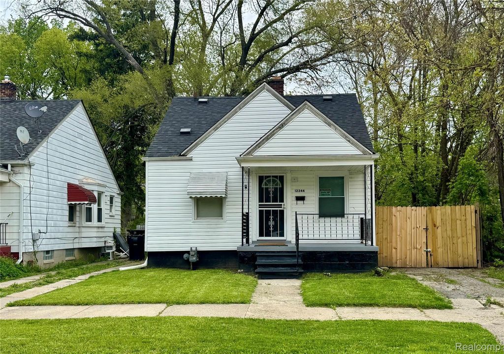 12244 Woodmont Avenue, Detroit
