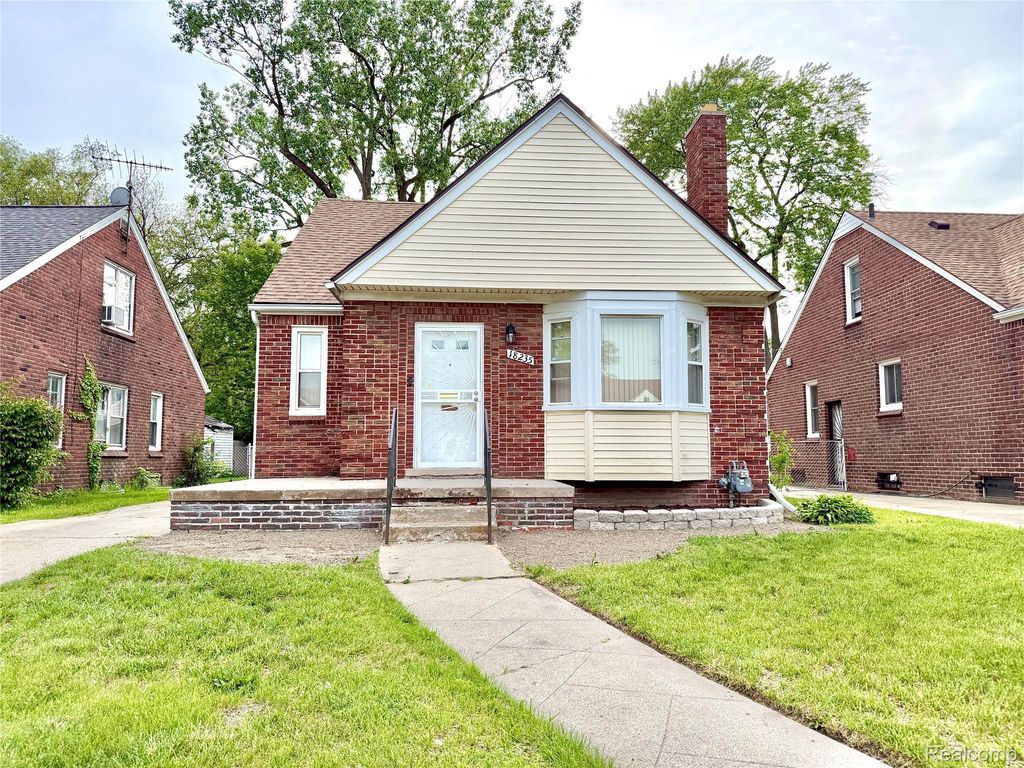 18235 Tracey Street, Detroit