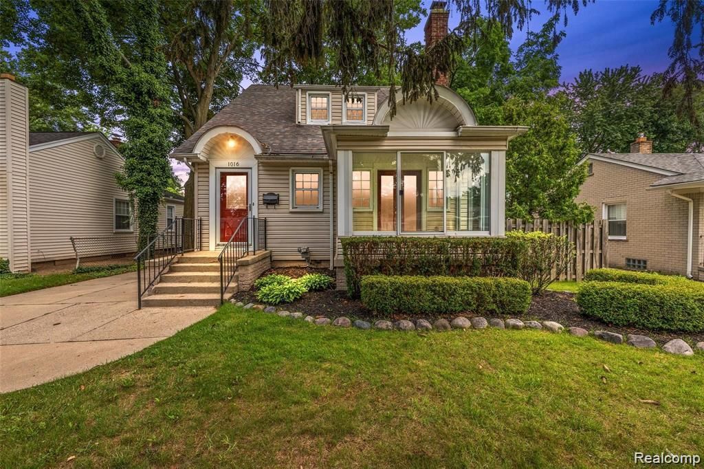 1016 Greenleaf Drive, Royal Oak city