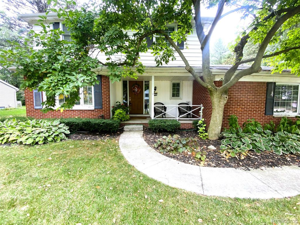 1707 Fox River Drive, Bloomfield Hills city