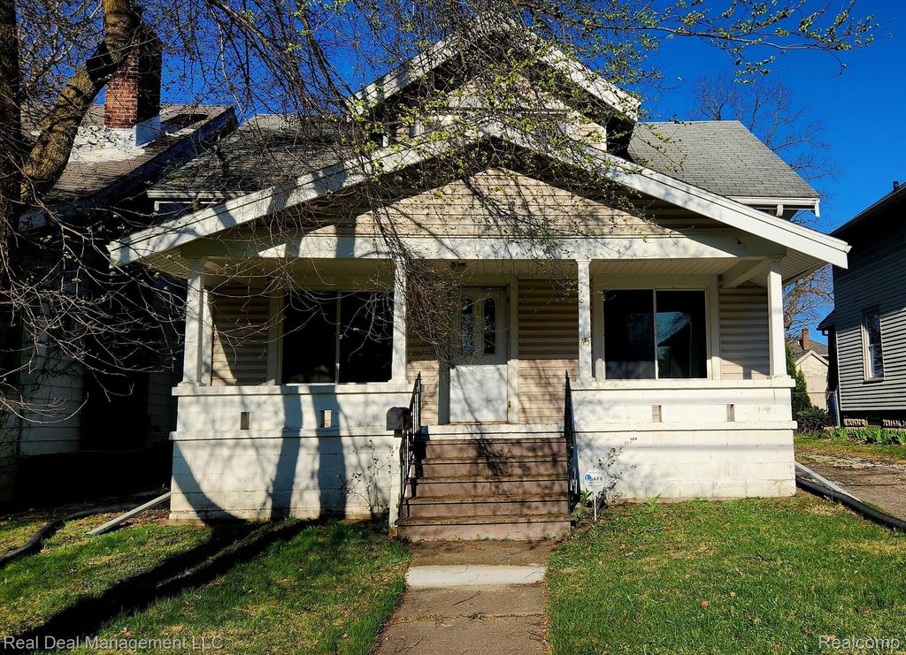 43 Dwight Avenue, Pontiac city