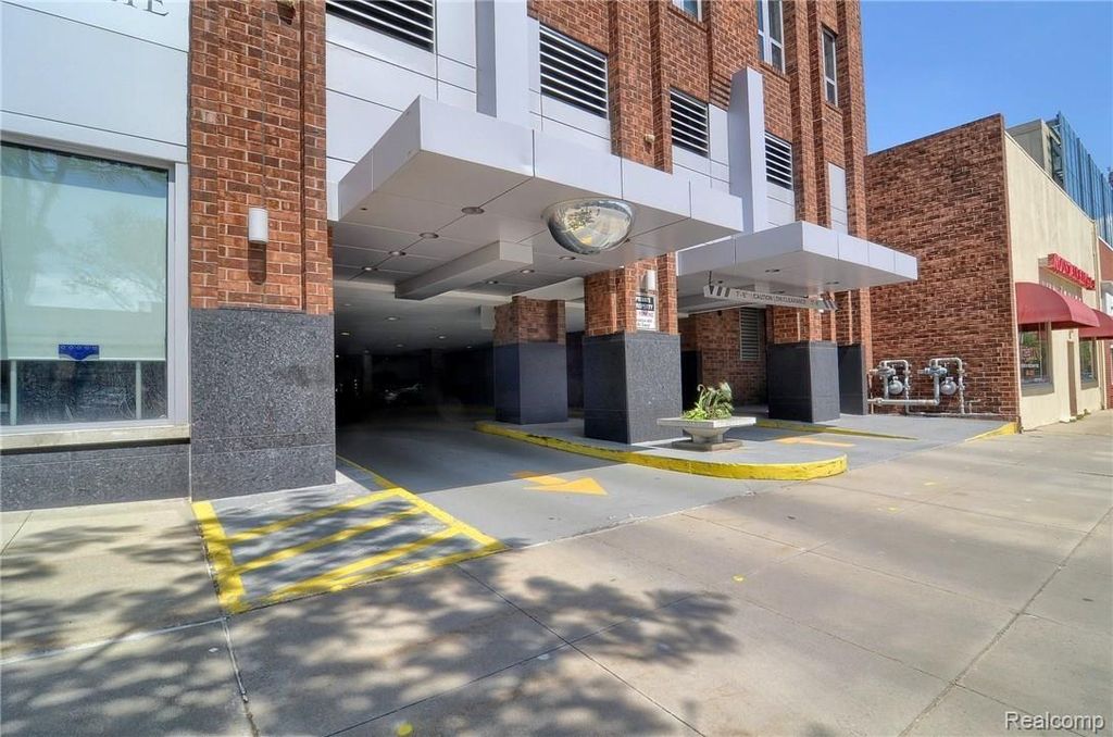 411 S Old Woodward Avenue 1001, Birmingham city