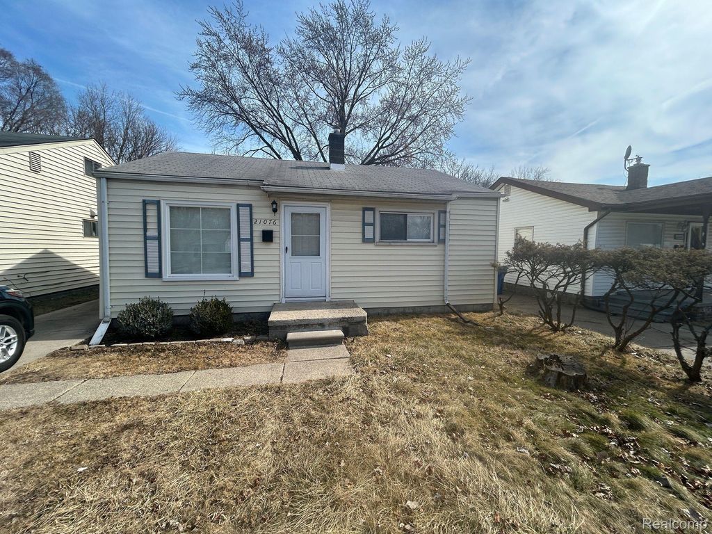 21076 Atlantic Avenue, Warren city