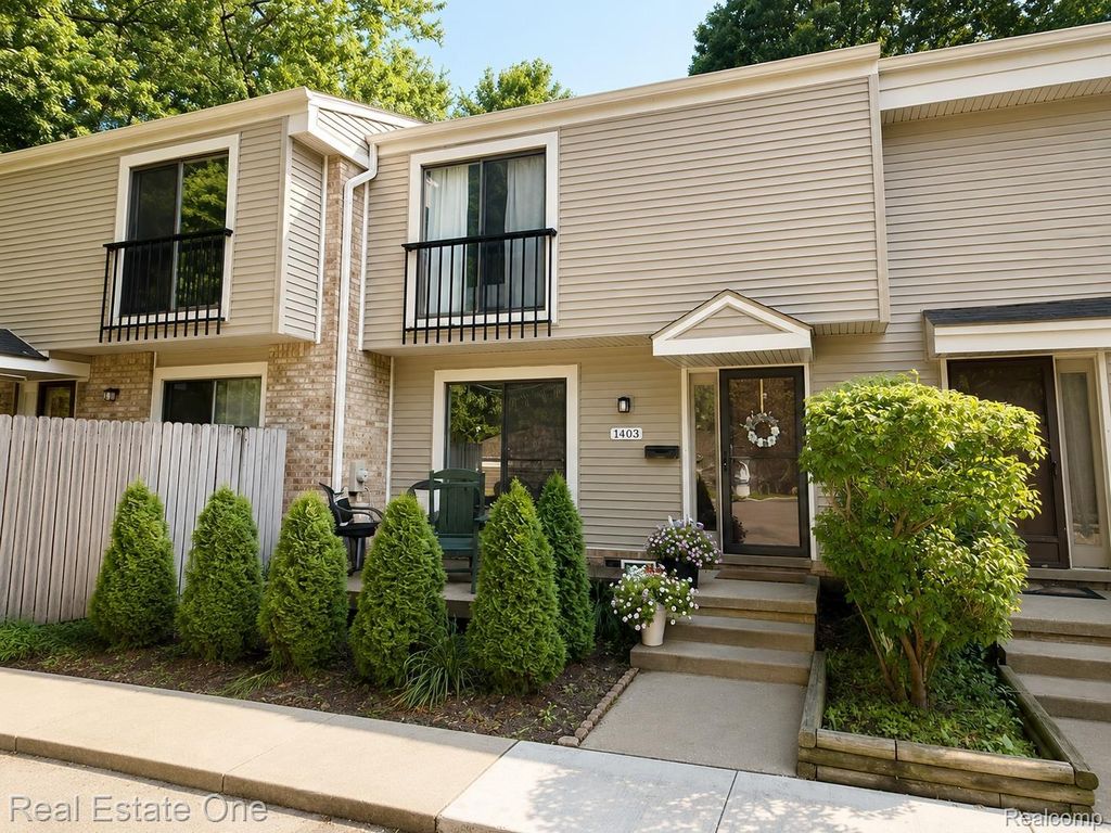 1403 Oakbrook E 93, Rochester Hills city