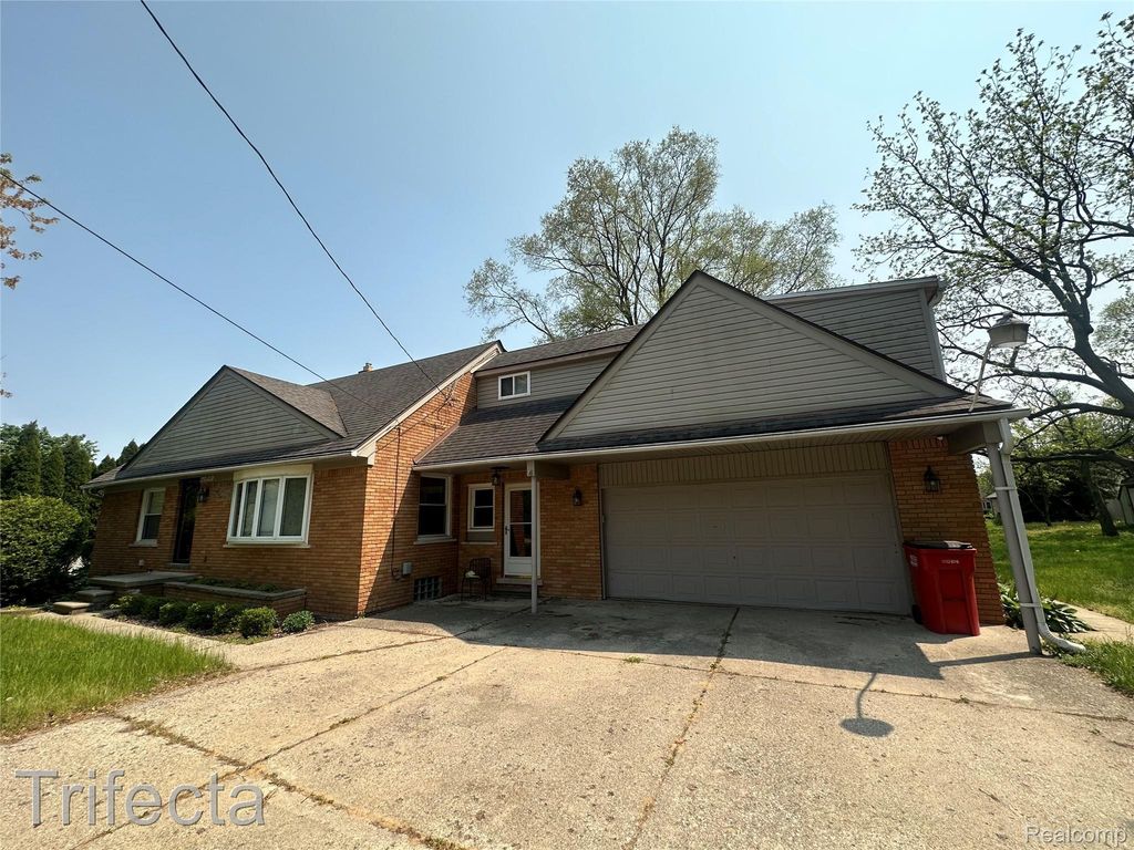 23930 21 Mile Road, Macomb township