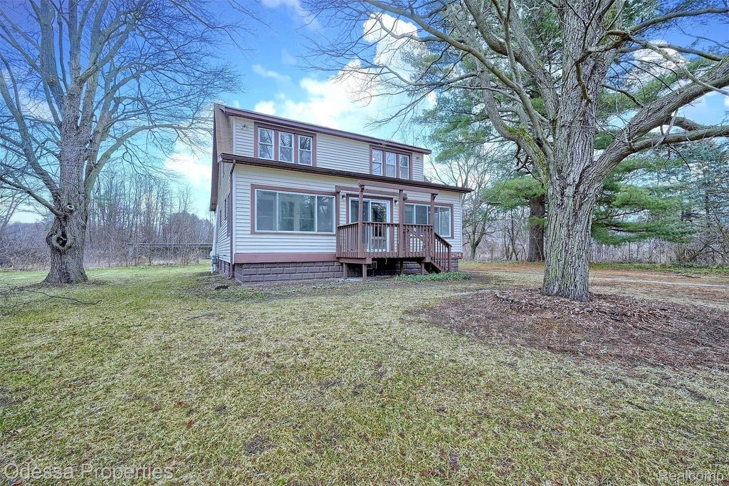 6294 Swartout Road, Clay township