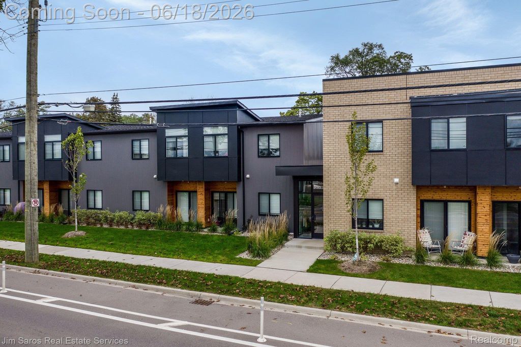 1201 Woodward Heights #16, Ferndale city