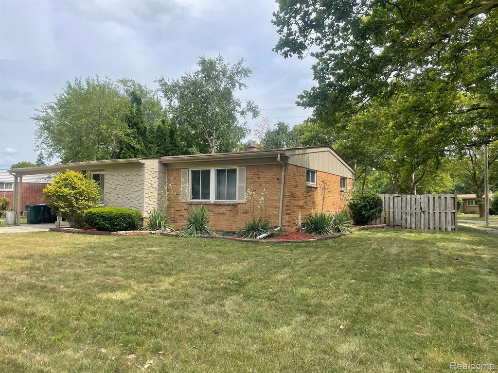 15341 Marlow Corner N, Oak Park city