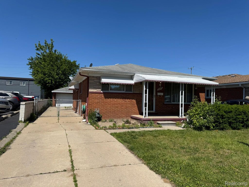8847 Woodbine, Redford charter township