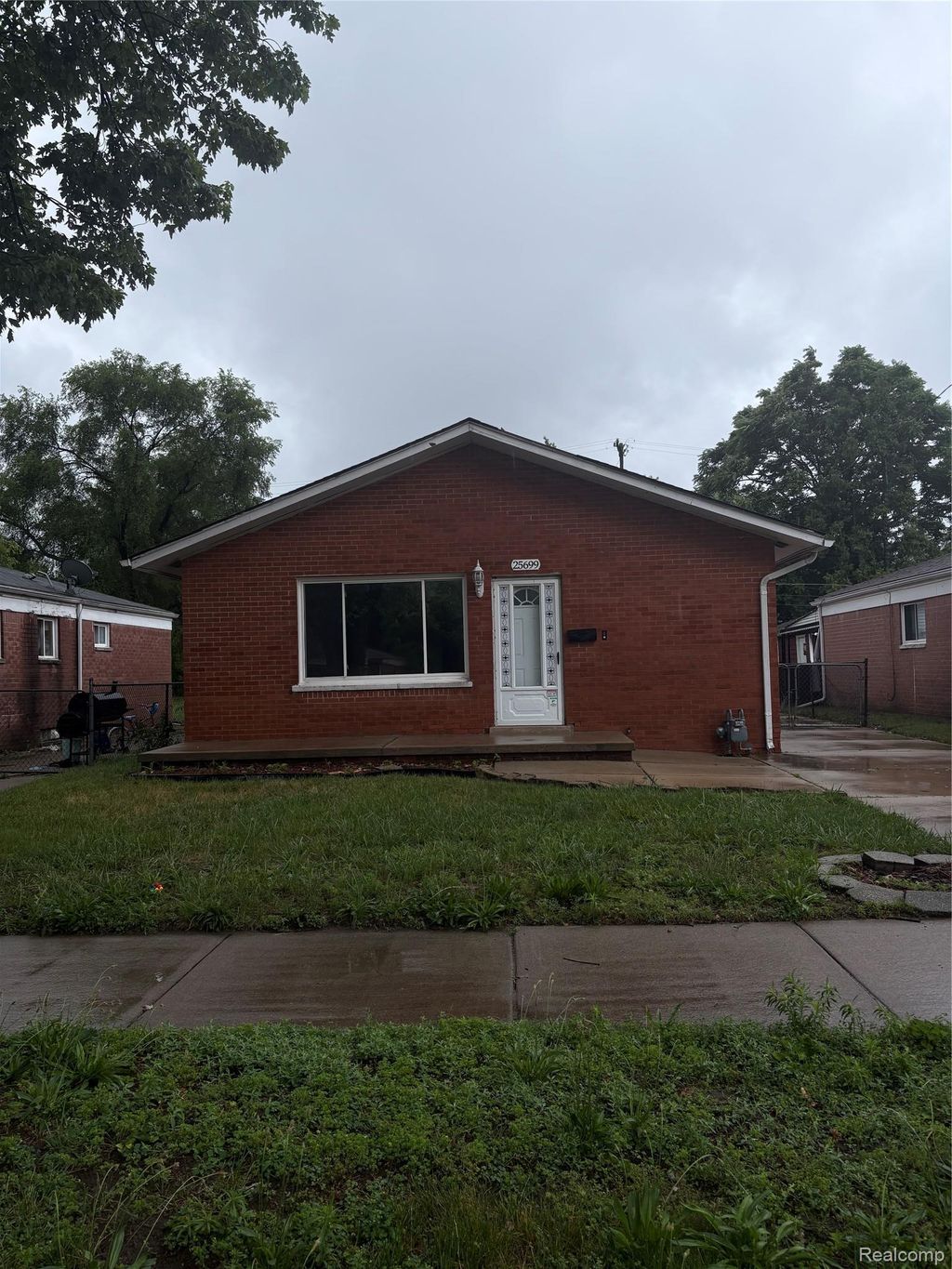 25699 Pennie Street, Dearborn Heights city