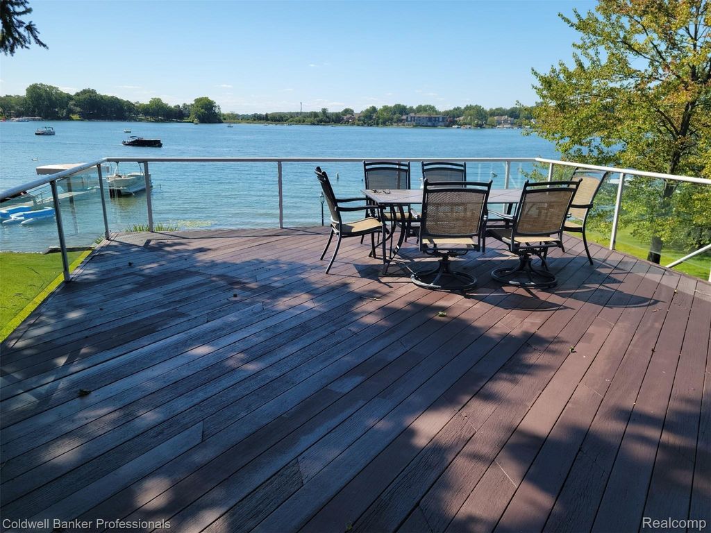 3105 Interlaken Street, West Bloomfield charter township
