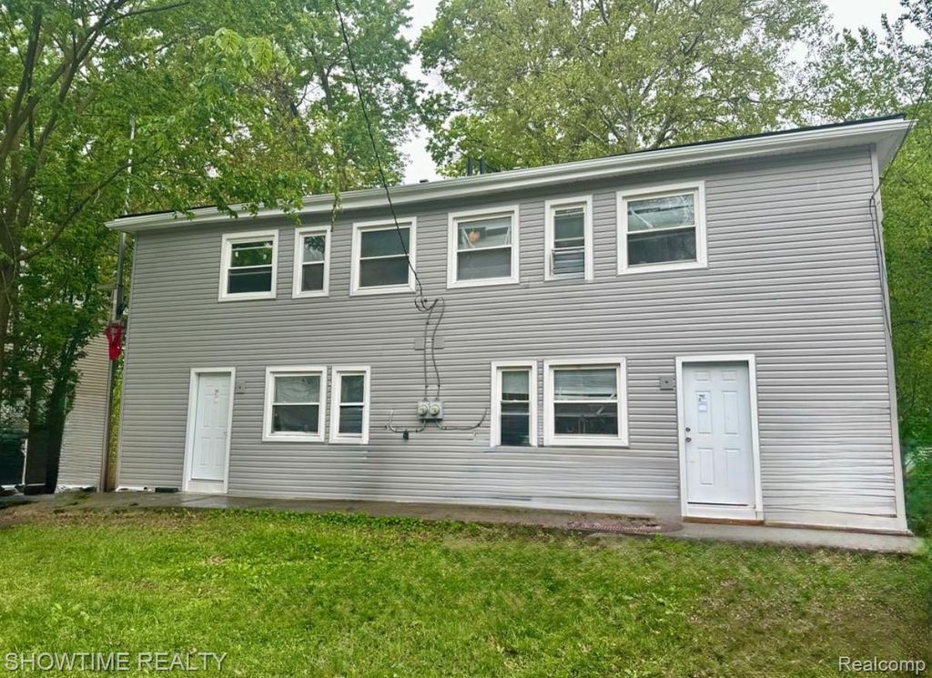 33111 Alberta, Westland