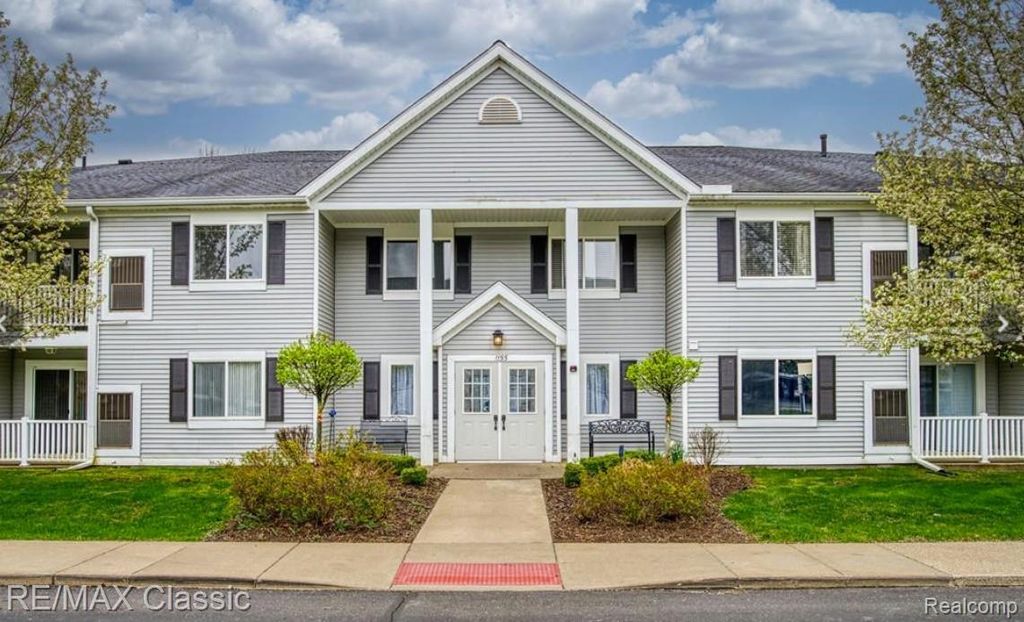 1155 S Lake Drive 57, Novi