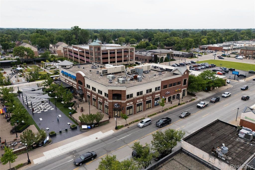 22253 Michigan Avenue, Dearborn