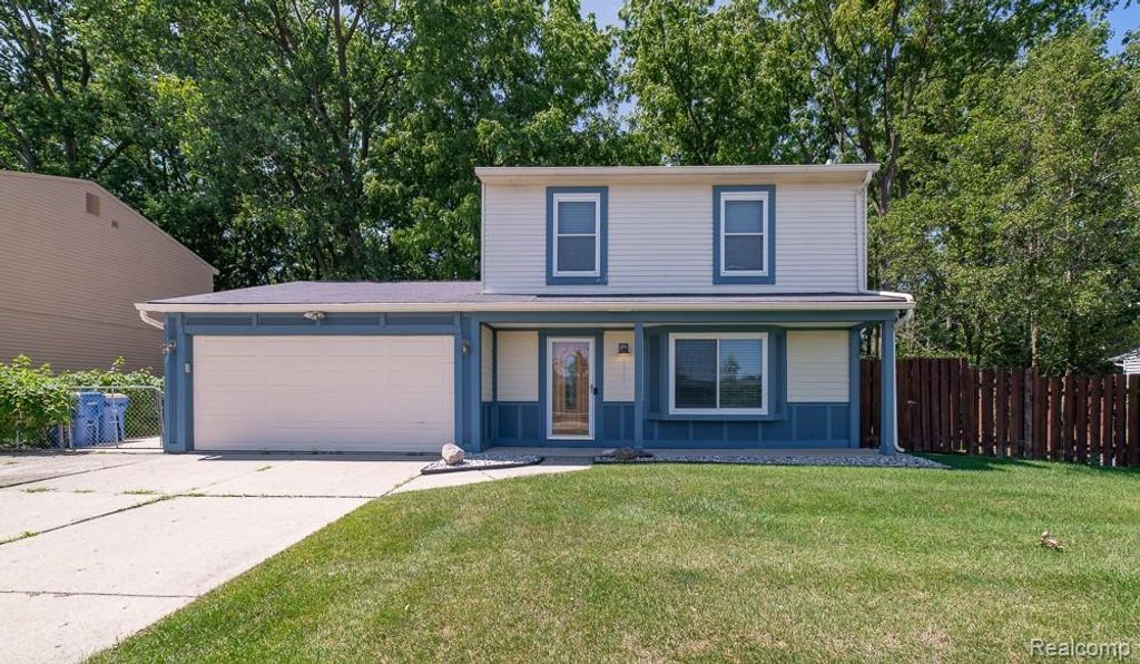 1034 Parkway, Waterford charter township
