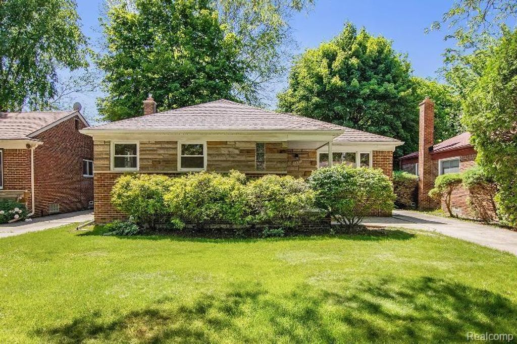21905 Sussex Street, Oak Park city