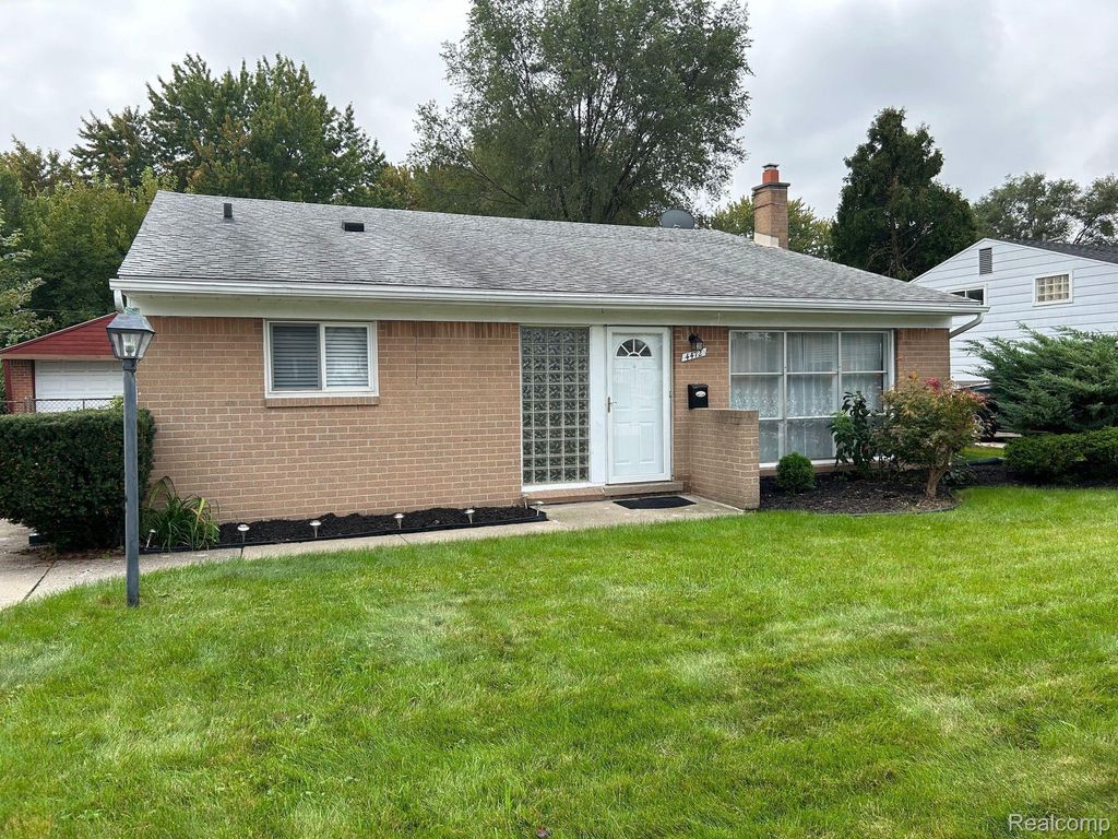 4472 Buchanan Avenue, Warren city