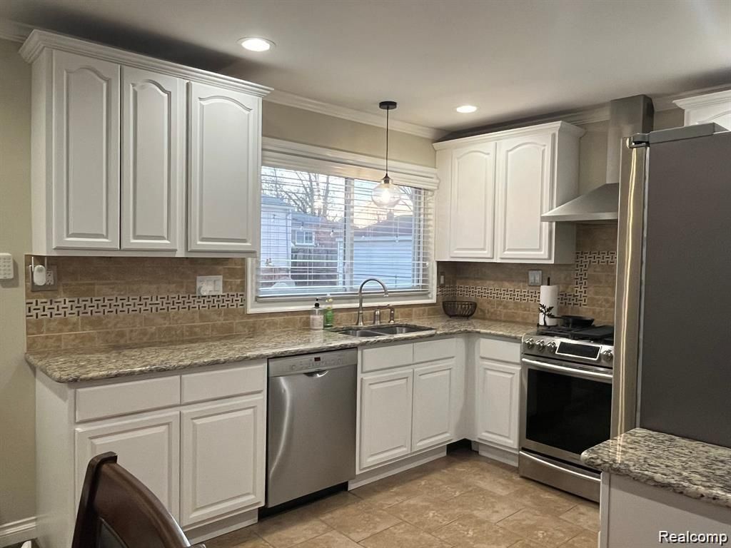 1341 Catalpa Drive, Rochester city
