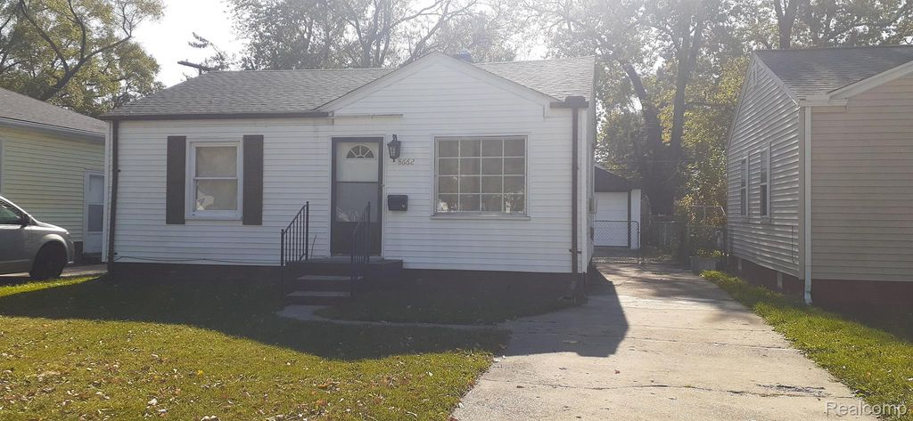 8662 Ford Avenue, Warren city