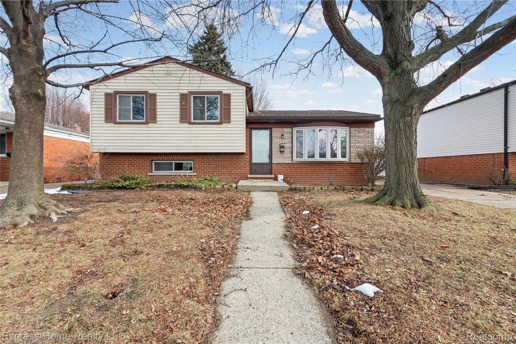 31650 Nelson Drive, Warren city