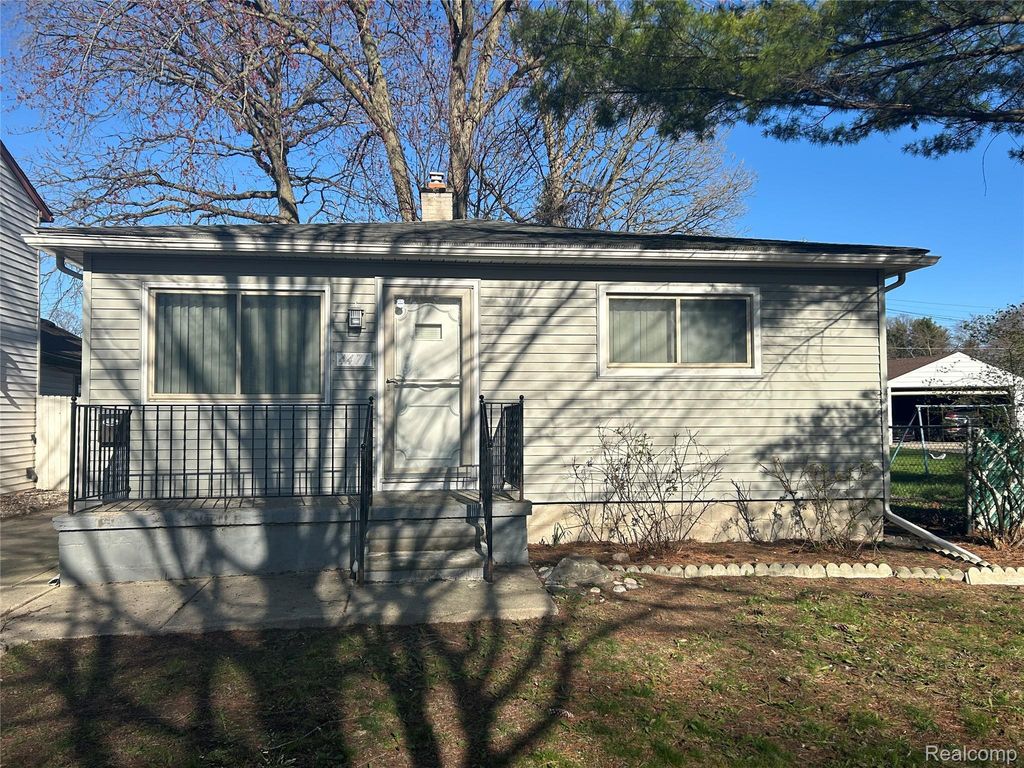4471 Croissant Street, Dearborn Heights city