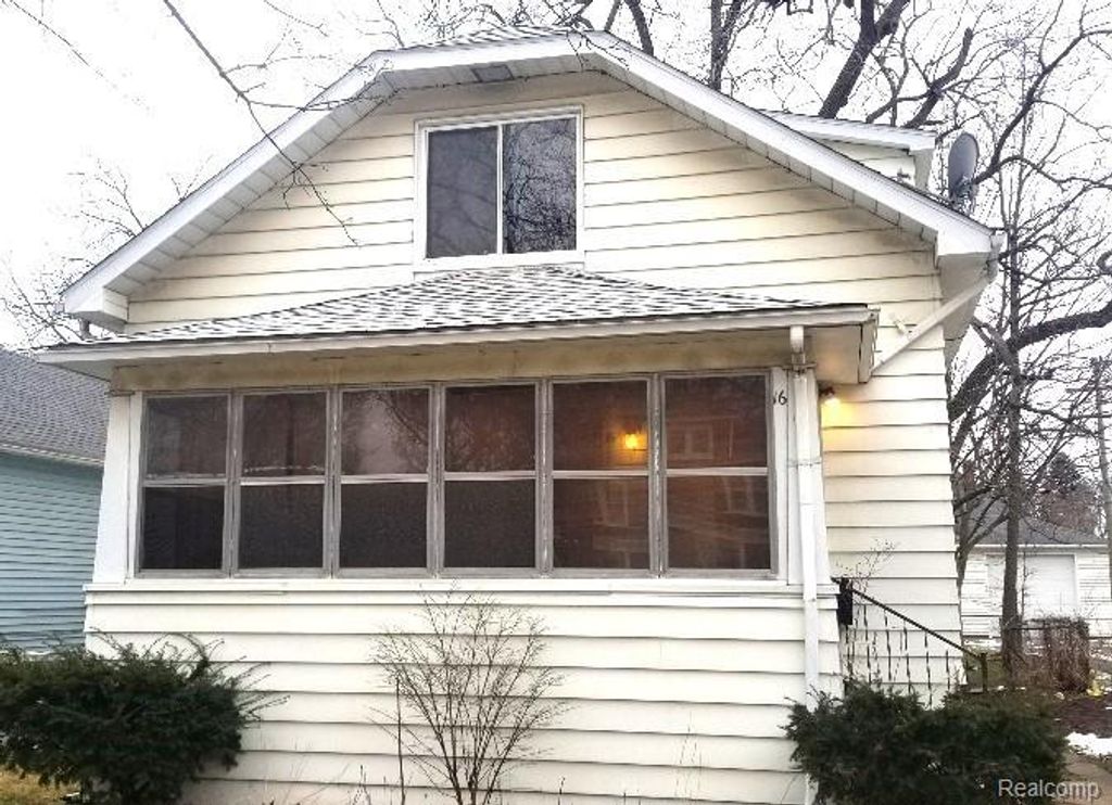 16 1/2 Moross Street, Mt. Clemens city