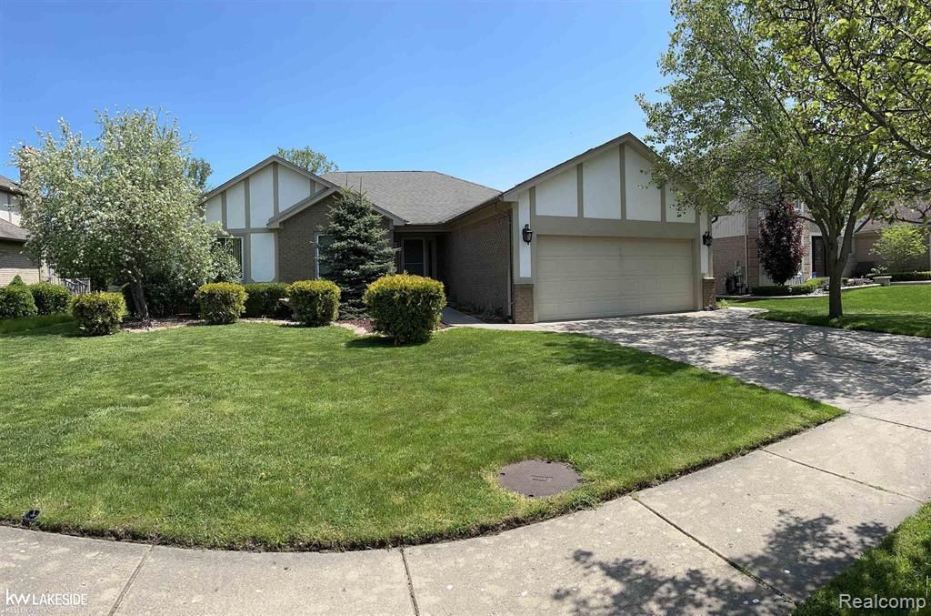 52156 Antler Drive, Macomb township