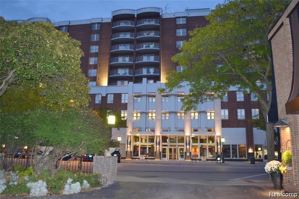 411 S Old Woodward Avenue 913, Birmingham city