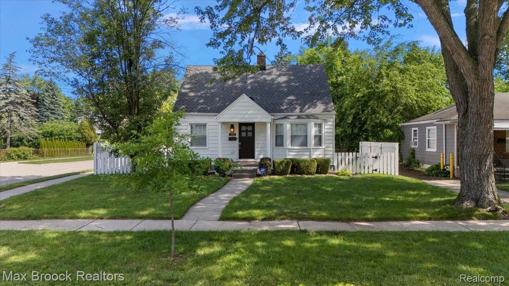 303 Midland Boulevard, Royal Oak city