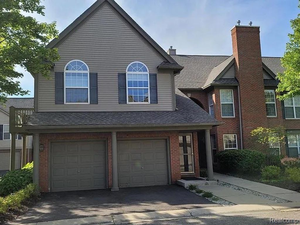 28530 Carlton Way Drive, Novi