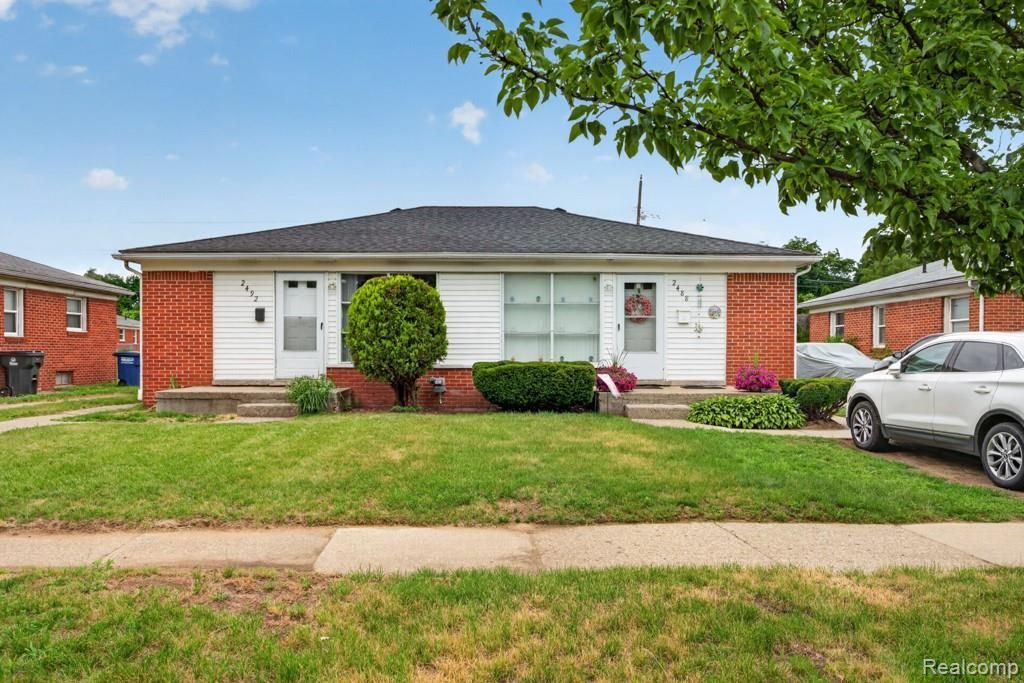 2492 Ackley Avenue, Westland